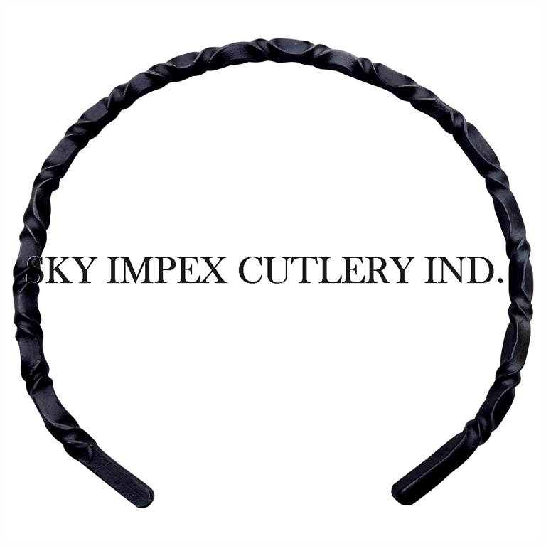 TWISTED NECK RING